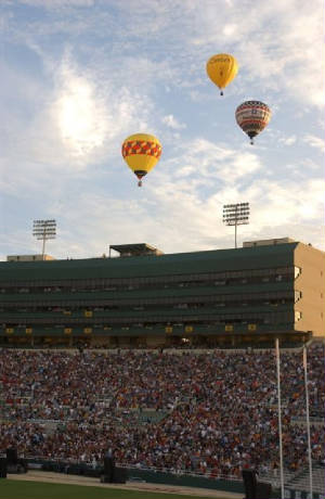 balloonsovertadium.jpg
